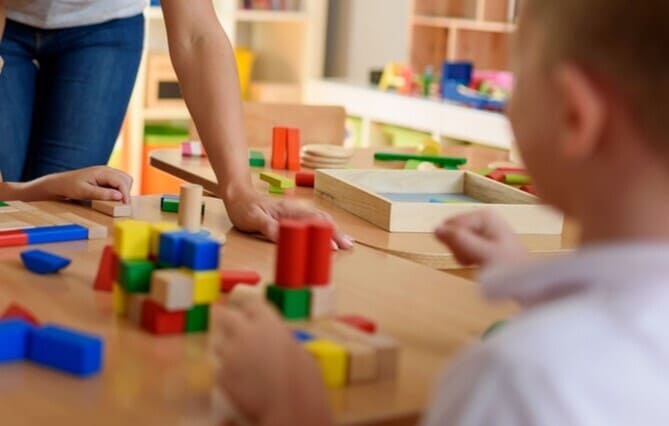 Placement des enfants sur ordonnance judiciaire en pouponnière : une députée du Val-de-Marne tire la sonnette d’alarme 